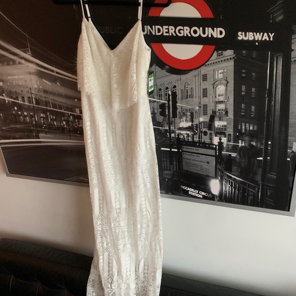 Brand new guess maxi dress - Picture 8 of 8